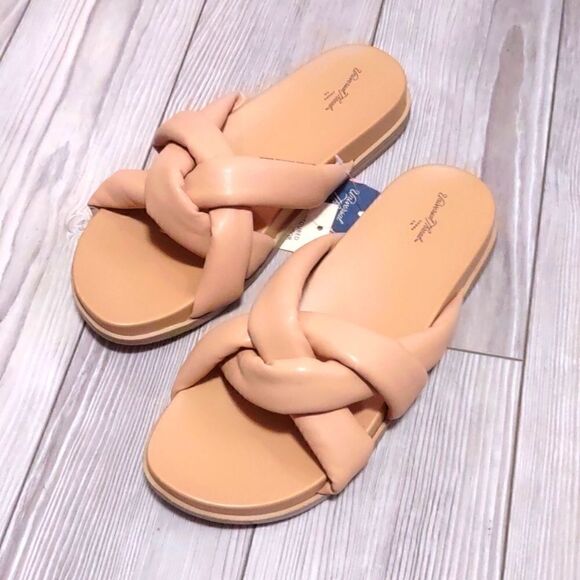 (58-1923)  🔥3/$20🔥  Universal Thread Tan Cosette Sandals Size 6 - Picture 4 of 10